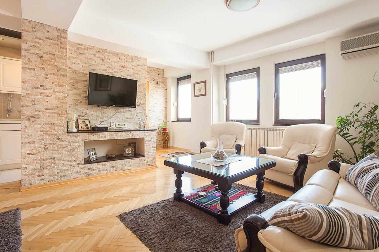 White Apartment Skopje Extérieur photo