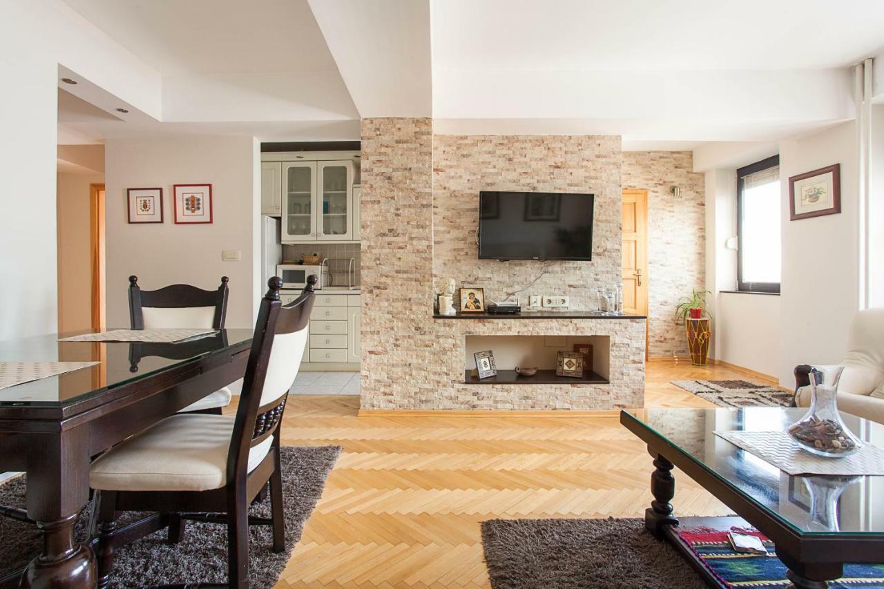 White Apartment Skopje Extérieur photo