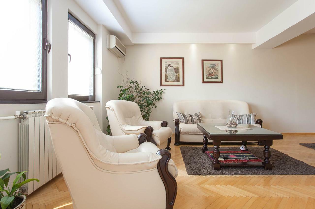 White Apartment Skopje Extérieur photo